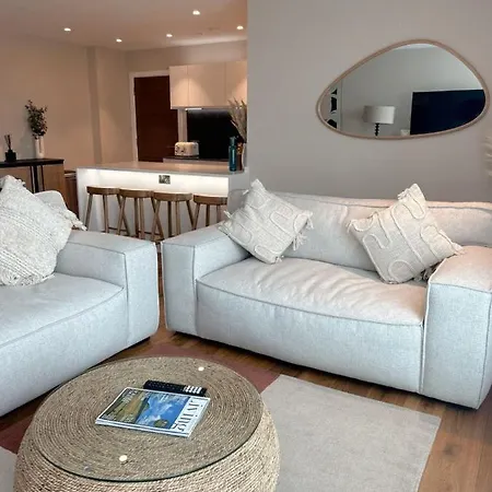 The Racers Roost At Ryedale House Apartment