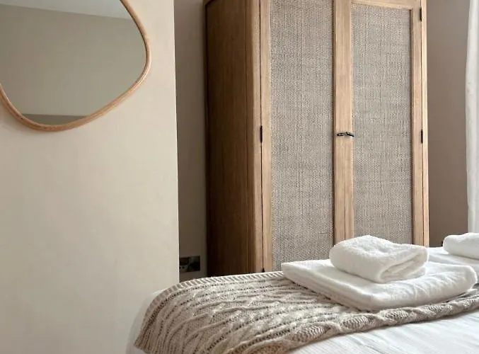 The Racers Roost At Ryedale House Apartment *